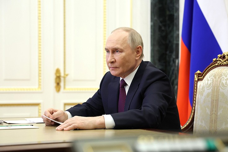 Президент России поздравил военнослужащих и ветеранов Сухопутных войск с профессиональным праздником