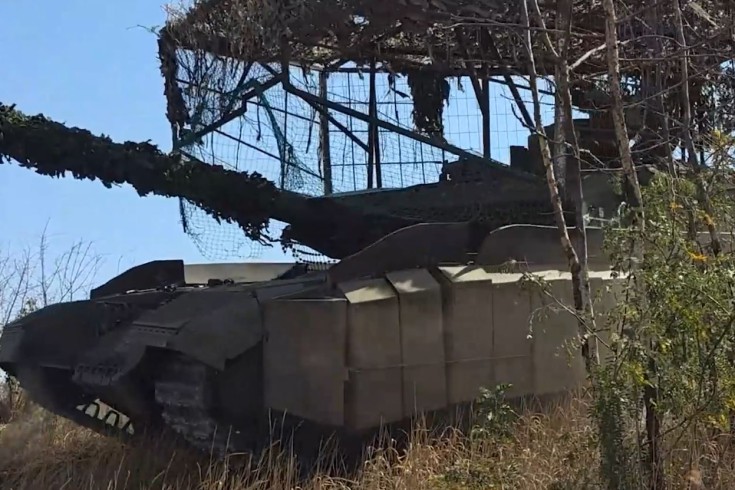 Экипажи танков Т-90М «Прорыв» группировки войск «Восток» уничтожили пункты управления БПЛА ВСУ в Запорожской области